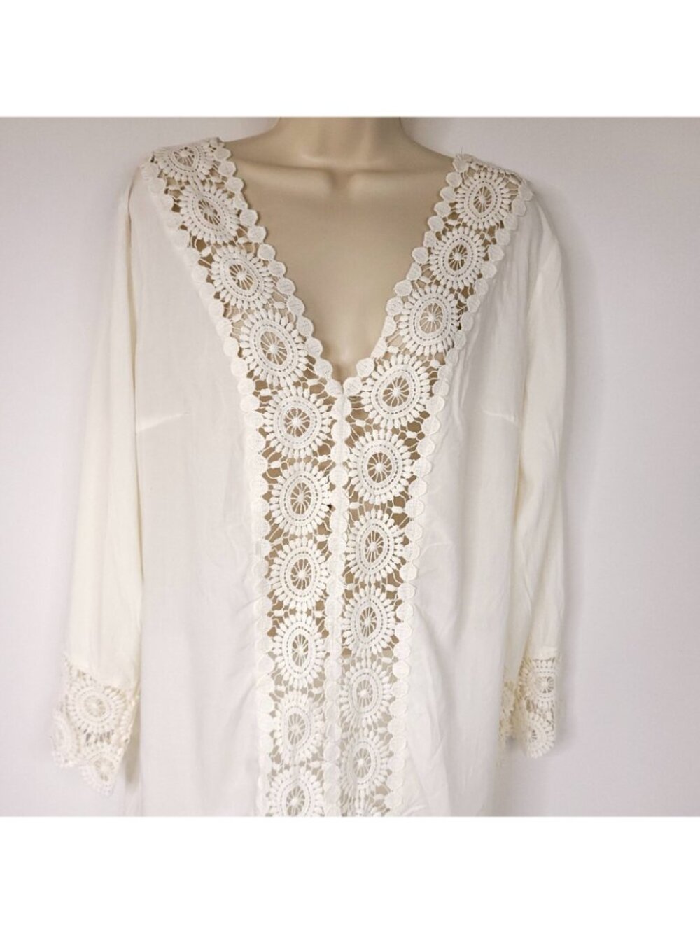 Solitaire Swim Beige Crochet Accent Swim Cover-Up Women’s Large